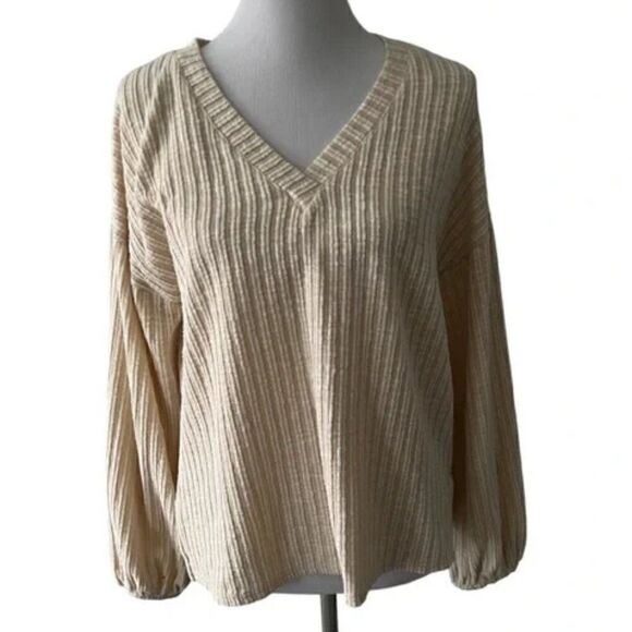 Very J Sweaters - Very J V Neck Ribbed Sweater size S